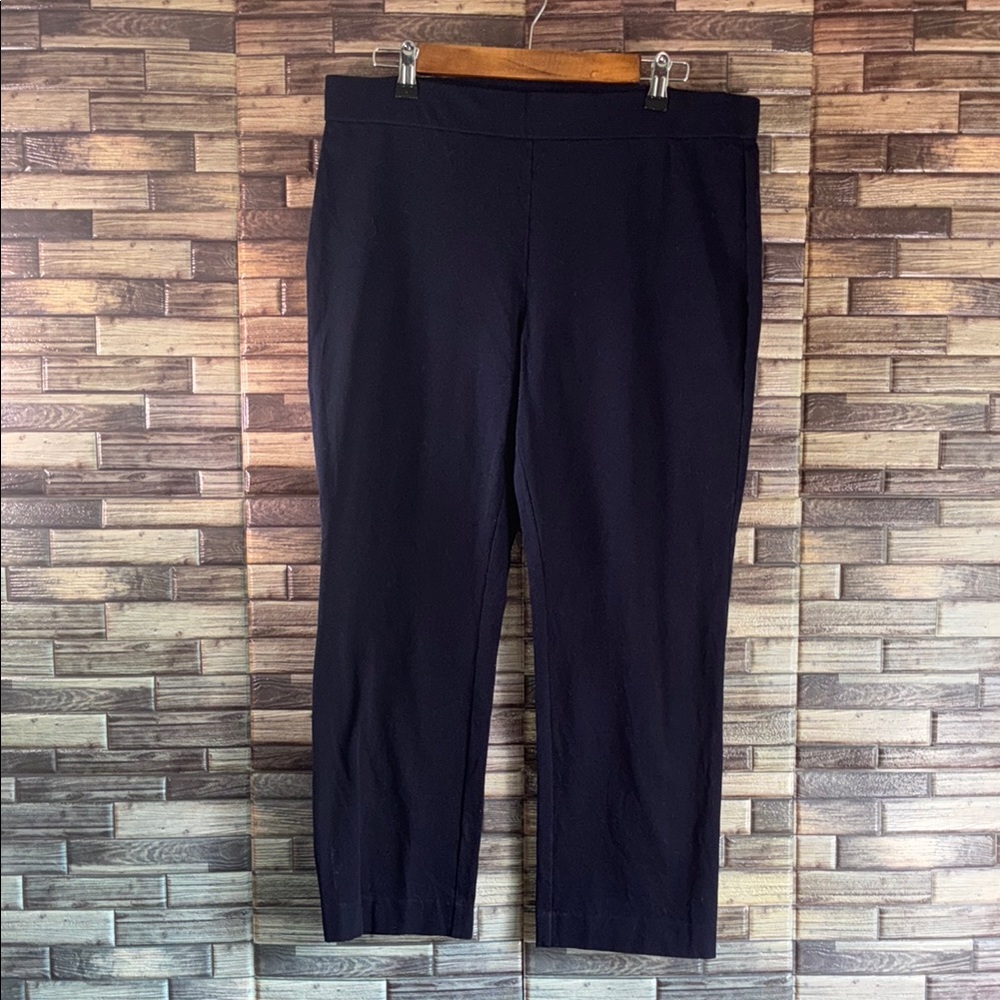 Women’s EUC LOFT  Navy  Cropped Pants  Size 12